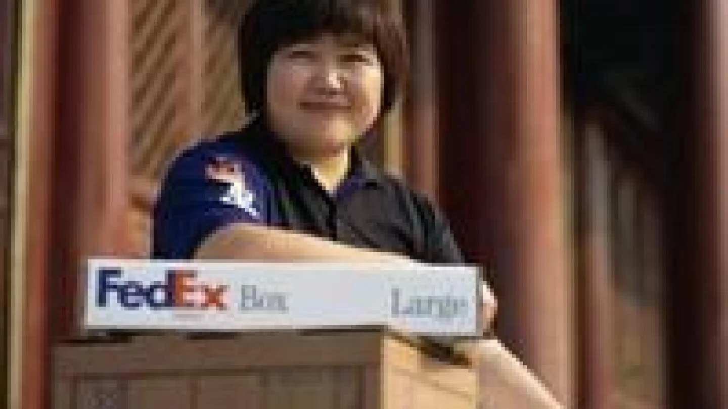 联邦快递女性员工肩负重任